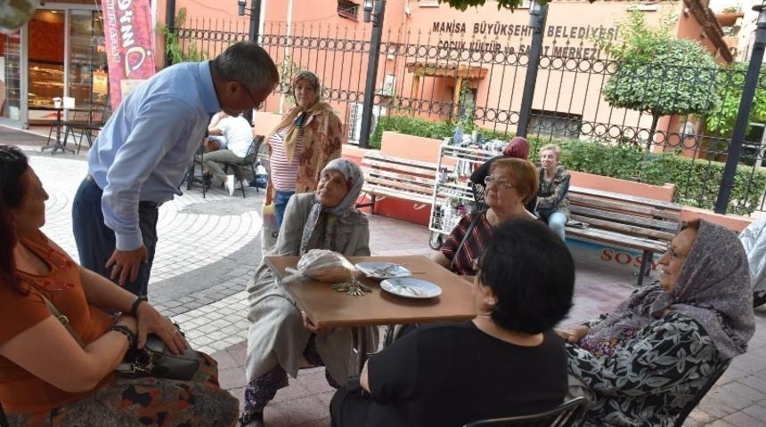 Vali Deniz, İzmir Caddesi esnafını ziyaret etti