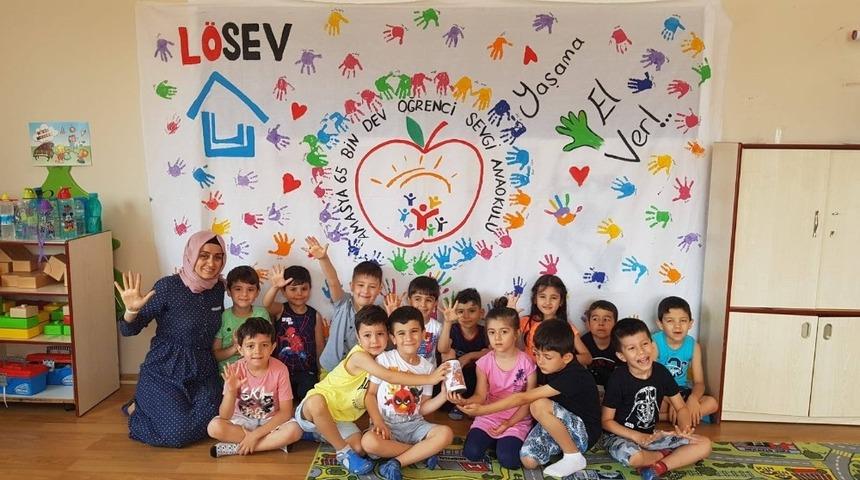 Minikler, lösemili çocuklar için “yaşama el ver”diler