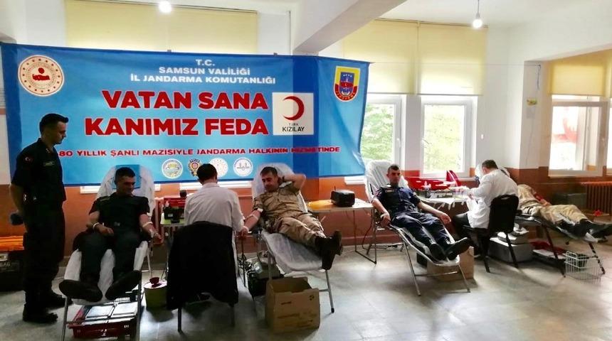 Jandarmadan &ldquo;Vatan Sana Kanım Feda" sloganıyla kan bağışı