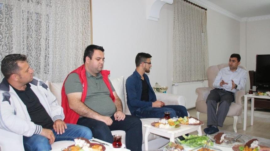 Kaymakam Girgin, gen&ccedil;leri evinde misafir etti