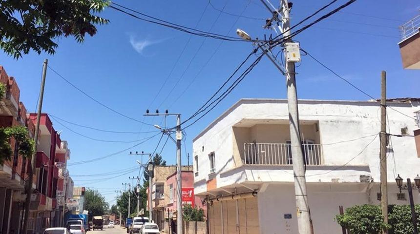 Dicle Elektrik Balpınar beldesinin şebekesini yeniledi