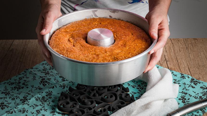 Hepimizin başına geliyor: Keklerin kalıba yapışmasını nasıl &ouml;nleriz?