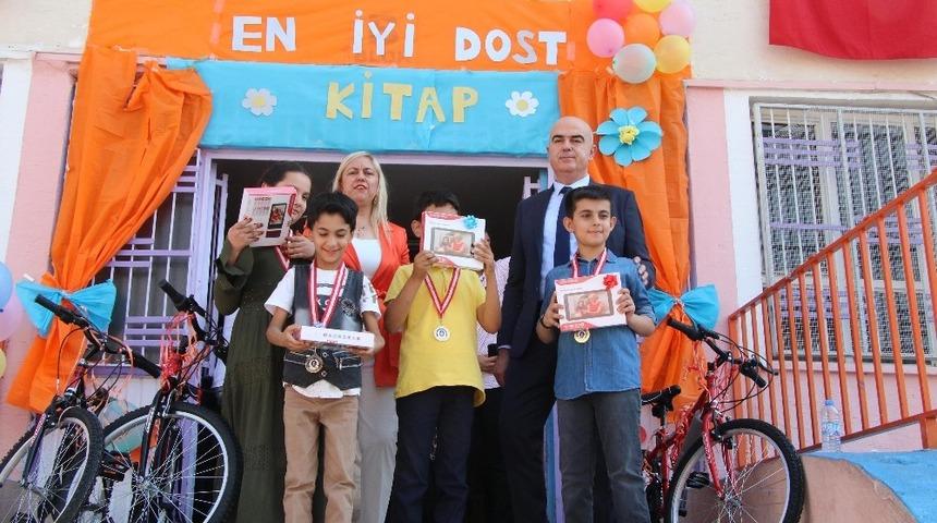 Haliliye Belediyesinden minik &ouml;ğrencilere hediye