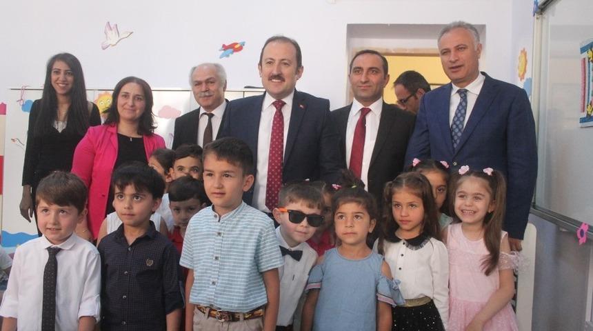 Bayburt&rsquo;ta 14 bin 500 &ouml;ğrenci karne sevinci yaşadı