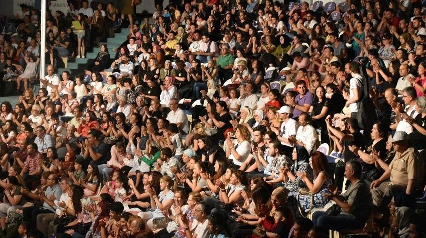 ASEV&rsquo;in Batı M&uuml;ziği konserine yoğun ilgi