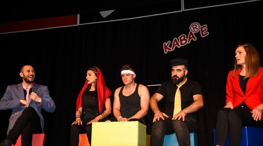Taşk&ouml;pr&uuml;&rsquo;de Kabare Tiyatro g&ouml;steri yaptı
