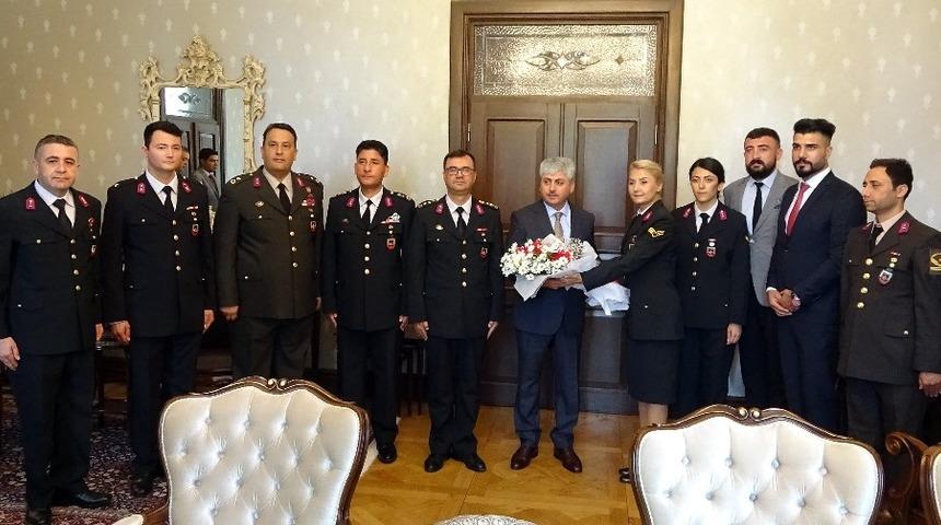 Vali Doğan: "Jandarma Teşkilatı, devletini huzur i&ccedil;inde yaşatmak i&ccedil;in &ccedil;alışıyor"