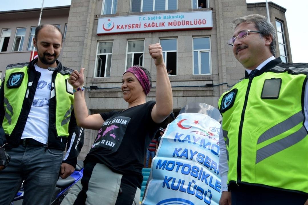 55 &uuml;lkeyi dolaşan gezgin, Meme Kanseri Farkındalığı i&ccedil;in T&uuml;rkiye&rsquo;yi dolaşıyor