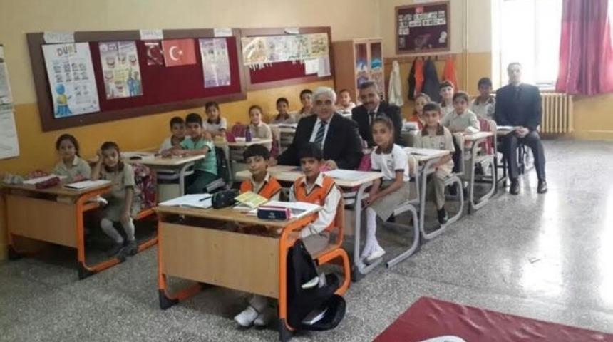 Milletvekili D&uuml;lger&rsquo;in okulların tatile girmesiyle ilgili mesajı