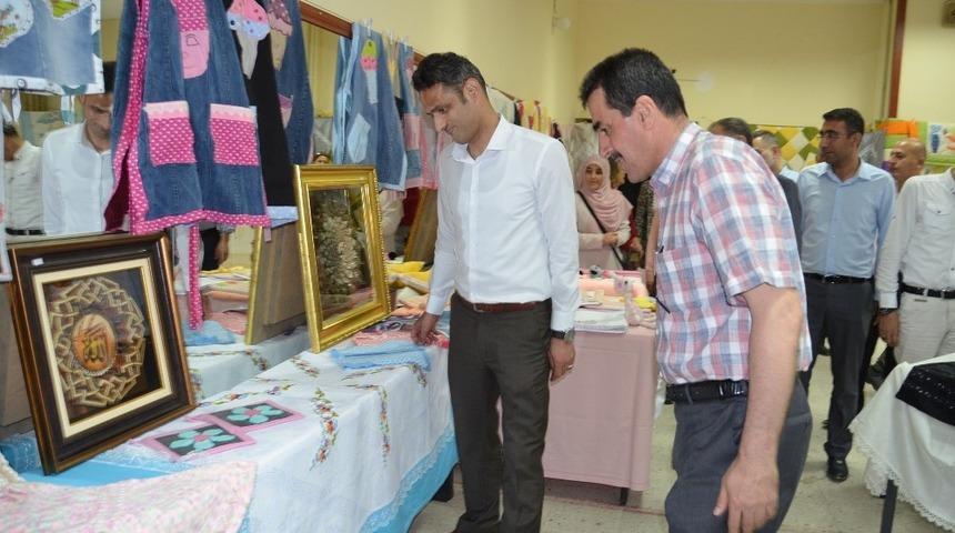 Halk eğitim merkezinde yılsonu sergisi d&uuml;zenledi