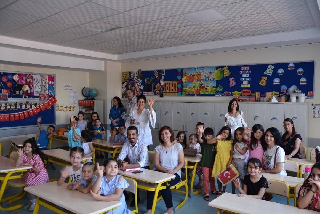 Gaziantep Kolej Vakfı&rsquo;nda karne coşkusu
