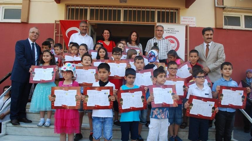 Manisa&rsquo;da 250 binden fazla &ouml;ğrencinin yaz tatili başladı