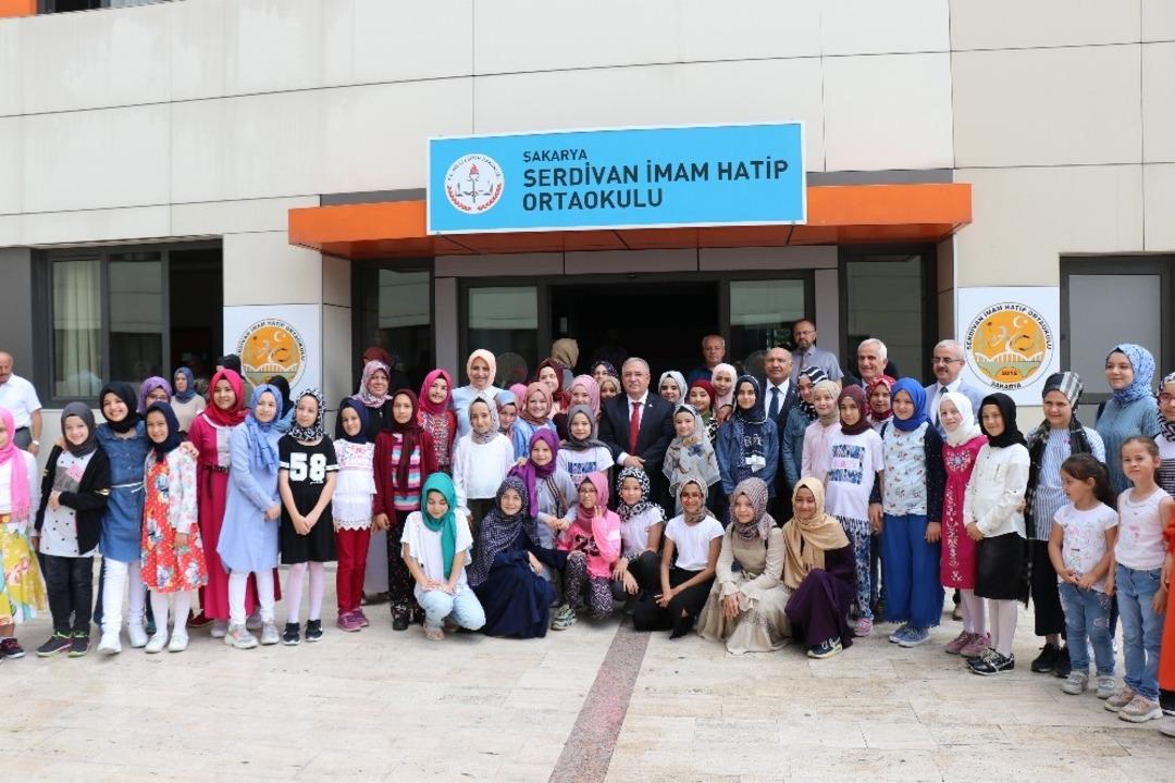 730 okulda 188 bin 116 &ouml;ğrenci karnelerini aldı