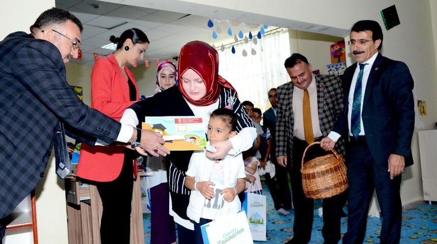 Miniklerin ilk karne heyecanı