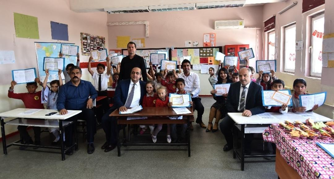 Ahlat&rsquo;ta karne dağıtım t&ouml;reni