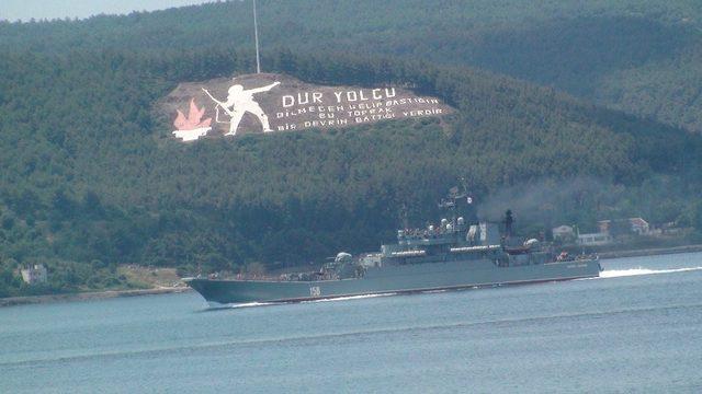 Rus savaş gemileri Çanakkale’den geçti