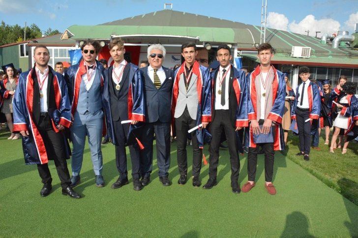 92 lise öğrencisi mezuniyet sevinci yaşadı G3