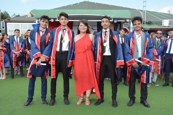 92 lise öğrencisi mezuniyet sevinci yaşadı G4