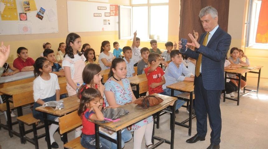 Cizre’de 45 bin 910 öğrenci karne heyecanı yaşadı