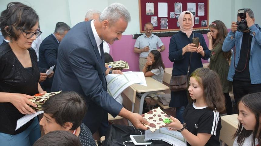 Kırıkkale&rsquo;de 49 bin 77 &ouml;ğrenci karne aldı