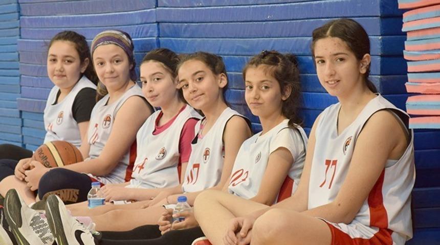 Hasketbol Gen&ccedil;lik ve Spor K&uuml;l&uuml;b&uuml; 115 sporcu ile 115 resmi ma&ccedil;a &ccedil;ıktı
