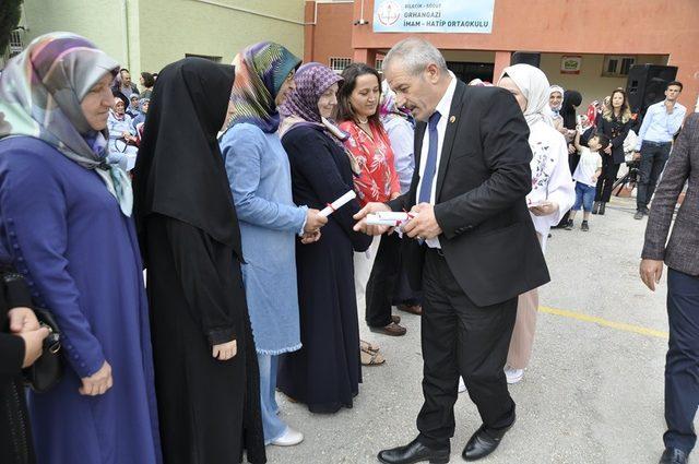 Yıl sonu sergisi büyük beğeni topladı 3