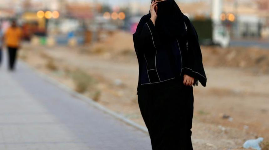 Ülkeden kaçan kadınları IMEI numarasıyla yakalıyorlar