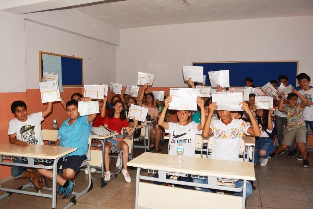 Ayvalık&rsquo;ta karne heyecanı