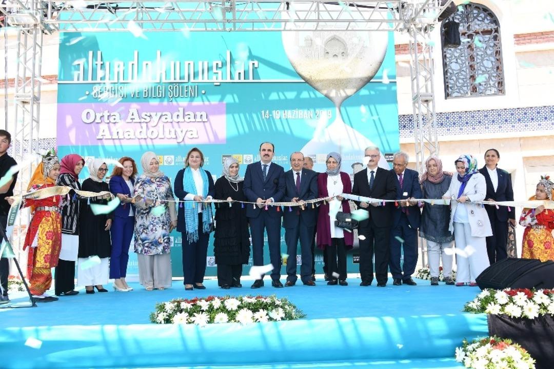 Altın Dokunuşlar Orta Asya&rsquo;dan Anadoluya&rdquo; temasıyla a&ccedil;ıldı