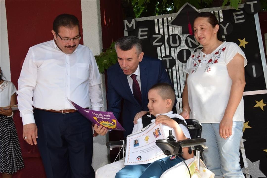 Edremit&rsquo;te karne heyecanını &ouml;ğrenciler ile birlikte veliler de yaşadı