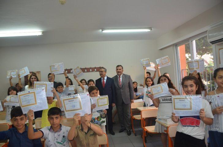 Mersin’de yaklaşık 400 bin öğrenci karne sevinci yaşadı G1