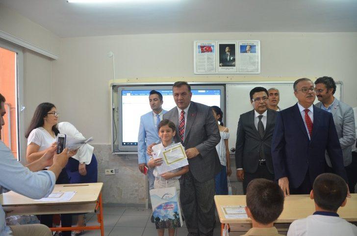 Mersin’de yaklaşık 400 bin öğrenci karne sevinci yaşadı G5