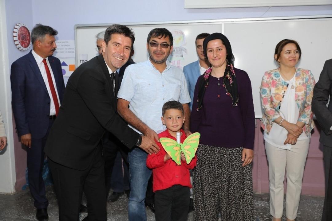 Burdur&rsquo;da 43 bin &ouml;ğrenci karne aldı