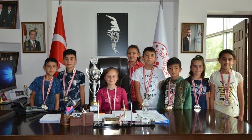 Kızılören’de şampiyonlar yetişiyor