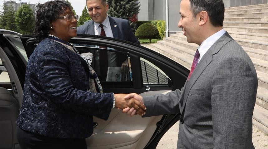 Tanzanya Ankara B&uuml;y&uuml;kel&ccedil;isinden, ER&Uuml; Rekt&ouml;r&uuml; &Ccedil;alış&rsquo;a Ziyaret