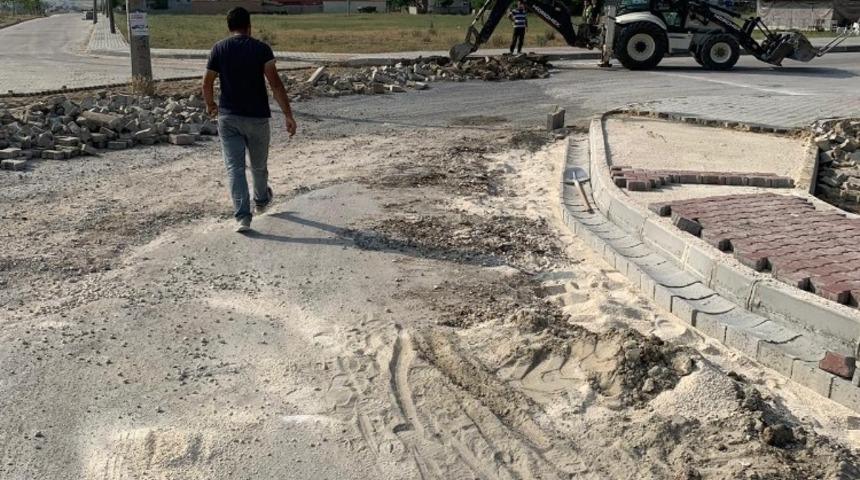 Ergene&rsquo;de kilit taş d&ouml;şeme &ccedil;alışmaları s&uuml;r&uuml;yor