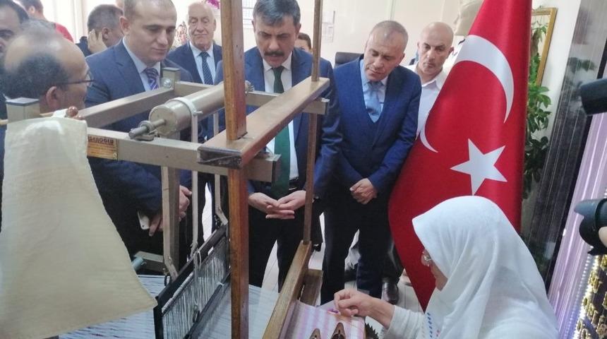 Vali Çiftçi, Kargı Bezi’nin üretimini inceledi