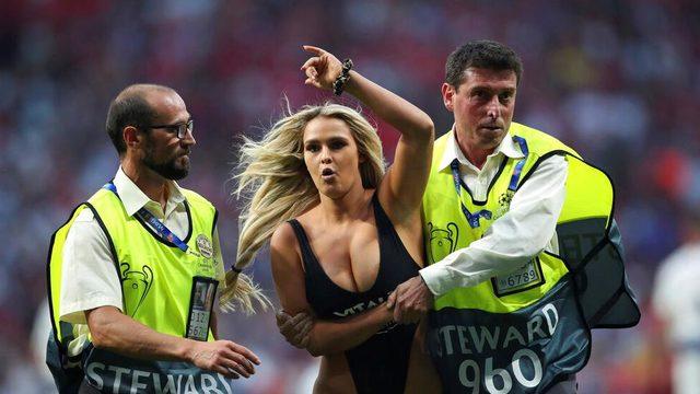 Kinsey Wolanski'nin Instagram hesabı açıldı