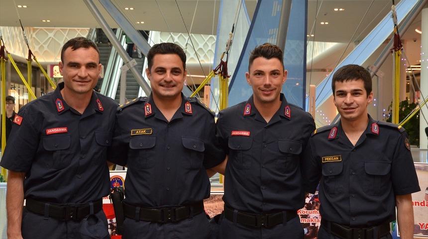 Jandarmadan Tolgay Arslan'lı tanıtım