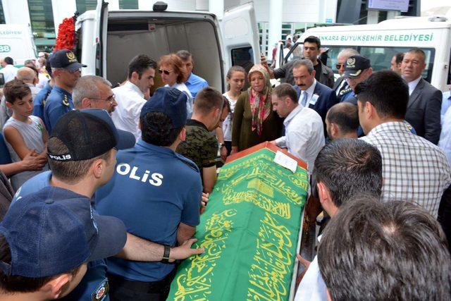 Ankara polisi, şehit ailesini acı gününde yalnız bırakmadı