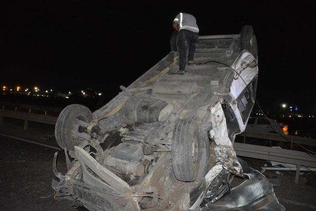 İzmir ‘de  yolcu otobüsü devrildi.1 Kişi yaralandı.