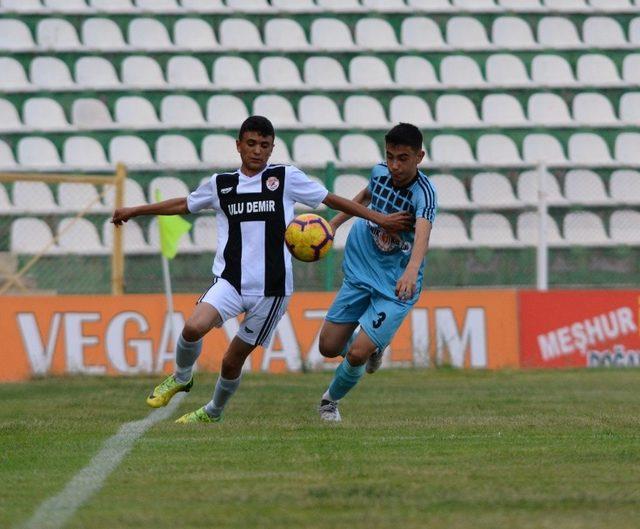 Atletikspor U16 Kadıköy önünde