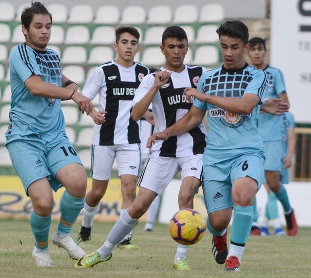 Atletikspor U16 Kadıköy önünde