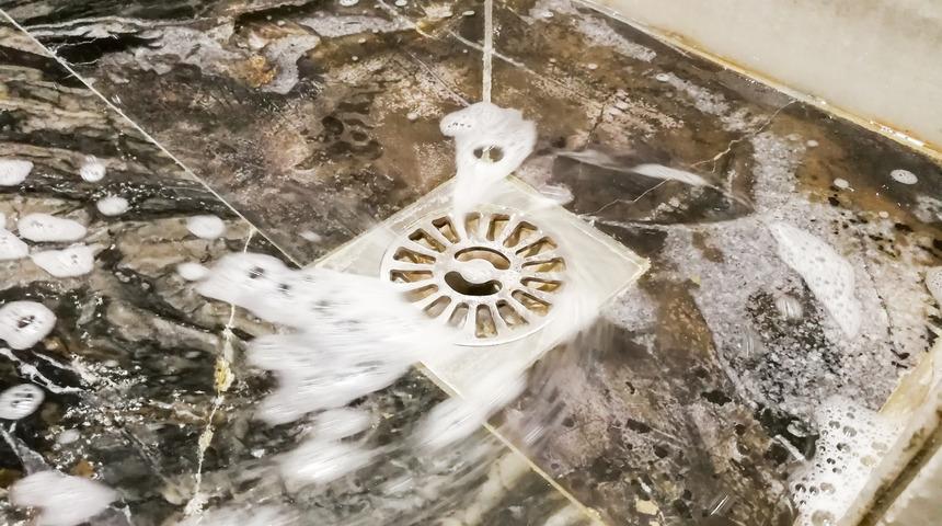 Duş kanalınızdaki sa&ccedil;lardan nefret etmenizin bir nedeni var!