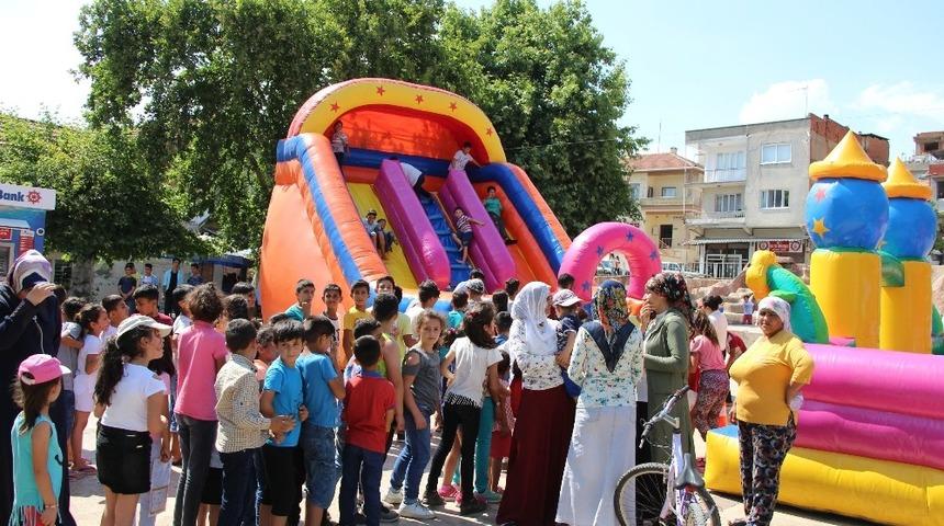 Germencik Belediyesi&rsquo;nden &ccedil;ocuklara karne hediyesi