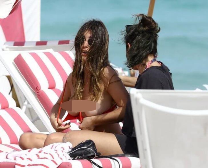 Herkesin içinde soyundu G1