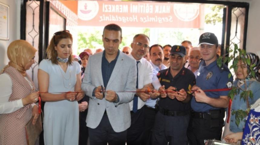 208 kursta 4 bin 911 kursiyere eğitim