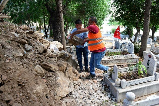 Kumluca Karşıyaka Mezarlığı’ndaki onarımı büyükşehir yapacak 1