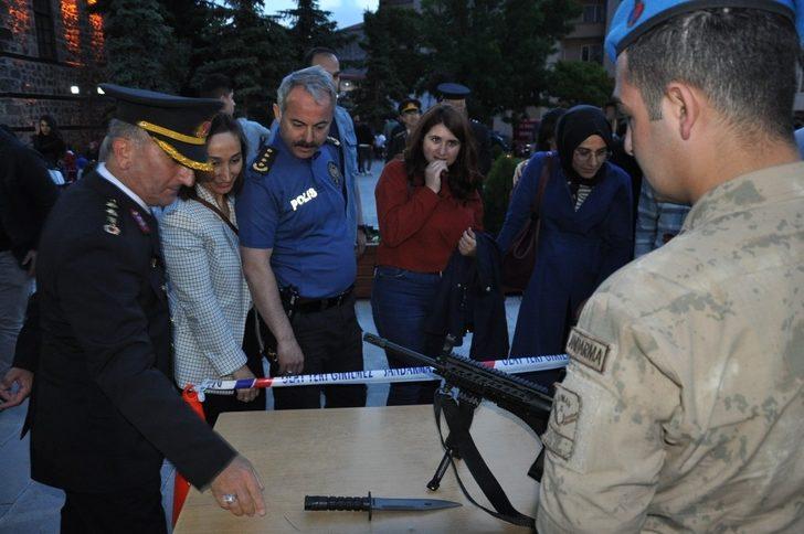 Kars İl Jandarma Komutanlığı stantı yoğun ilgi gördü G3