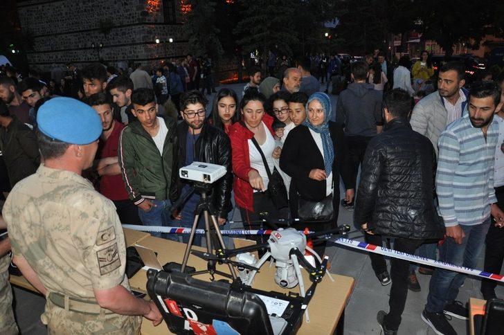 Kars İl Jandarma Komutanlığı stantı yoğun ilgi gördü G5